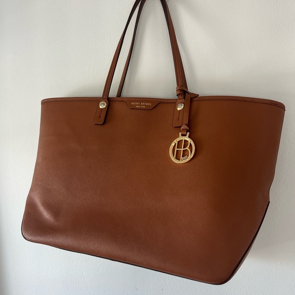 Henri Bendel Bag - Picture 3 of 8